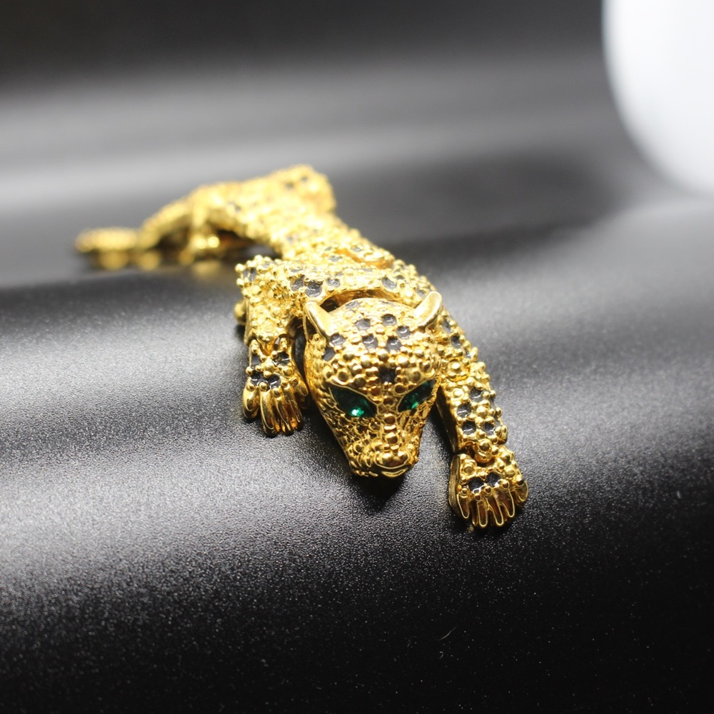 Double Pin Shoulder Brooch